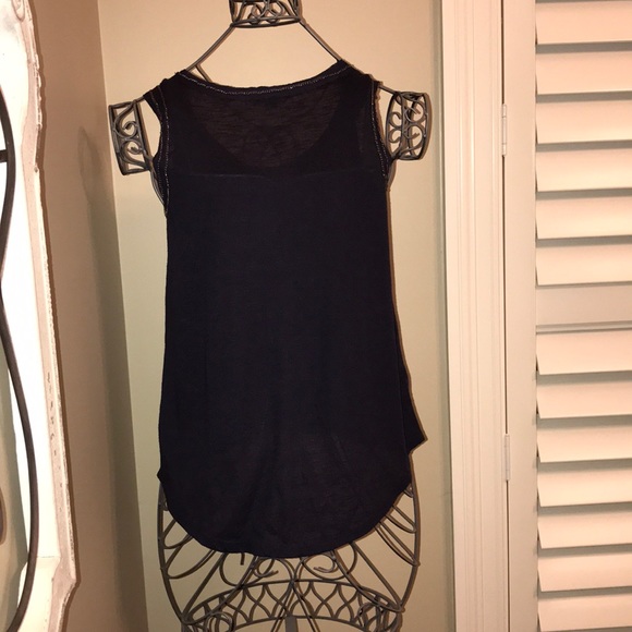 “Cupid’s Bow” 🏹 Navy Arrow Tee - Picture 8 of 8